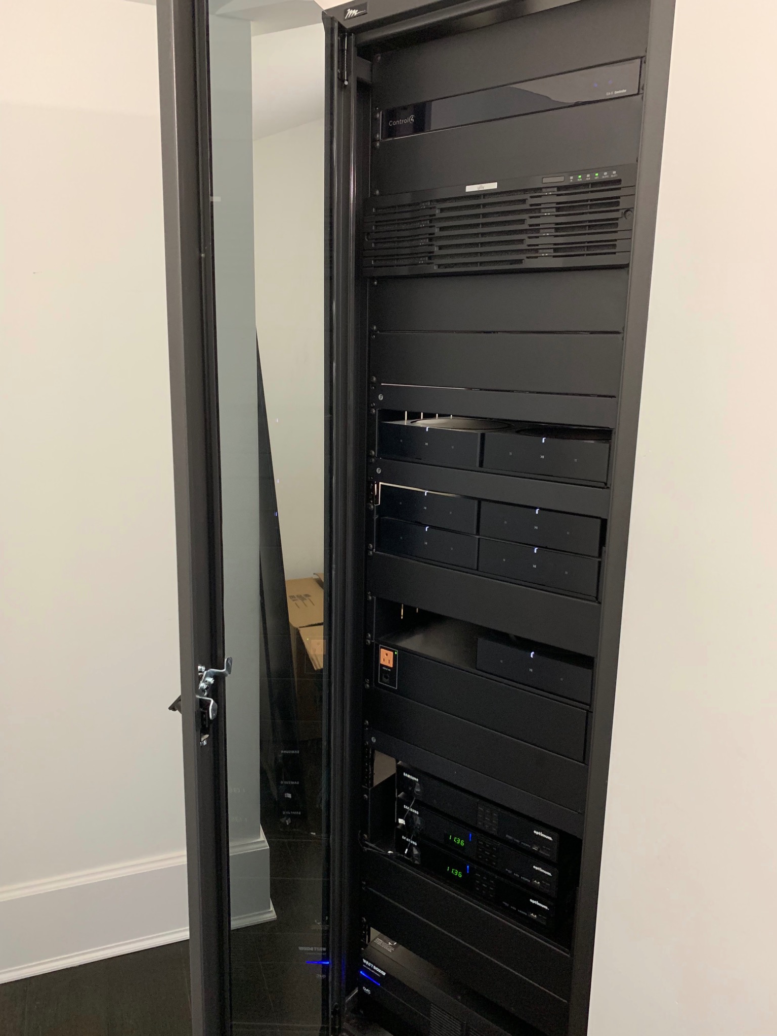 Equipment rack
